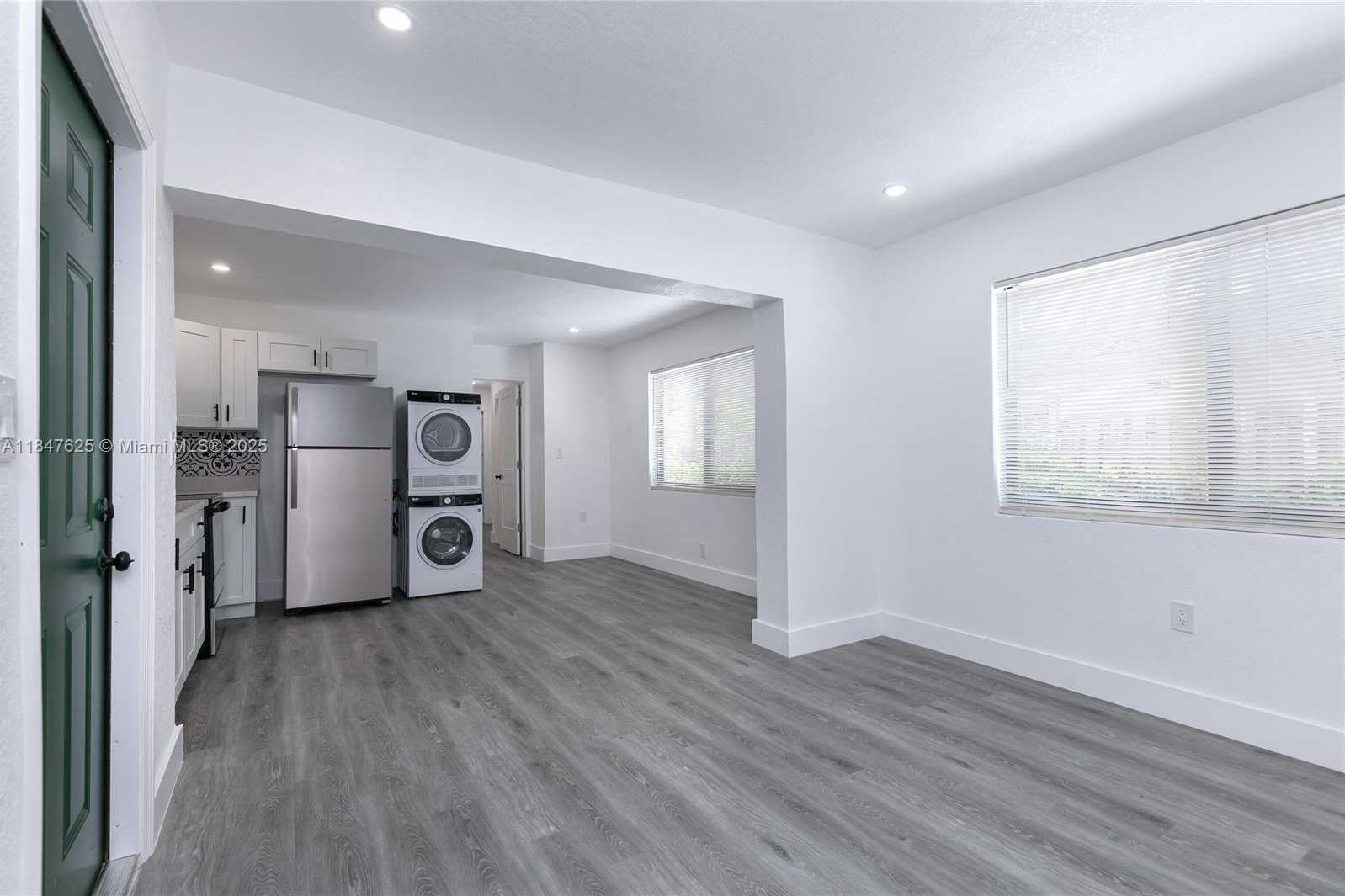 Small Image of 6125 SOUTH WEST 40TH CT, Miramar Number 37