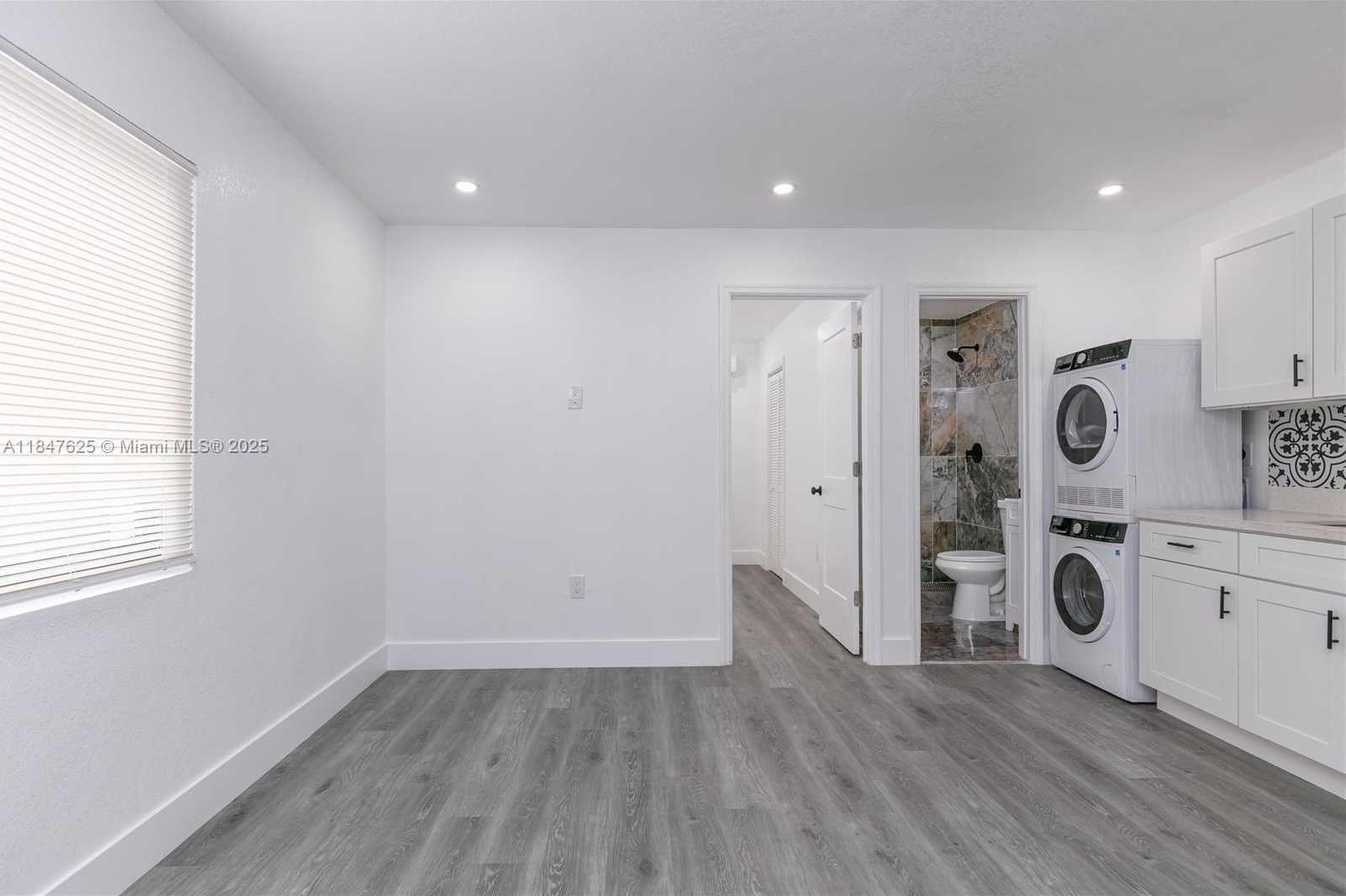 Small Image of 6125 SOUTH WEST 40TH CT, Miramar Number 8