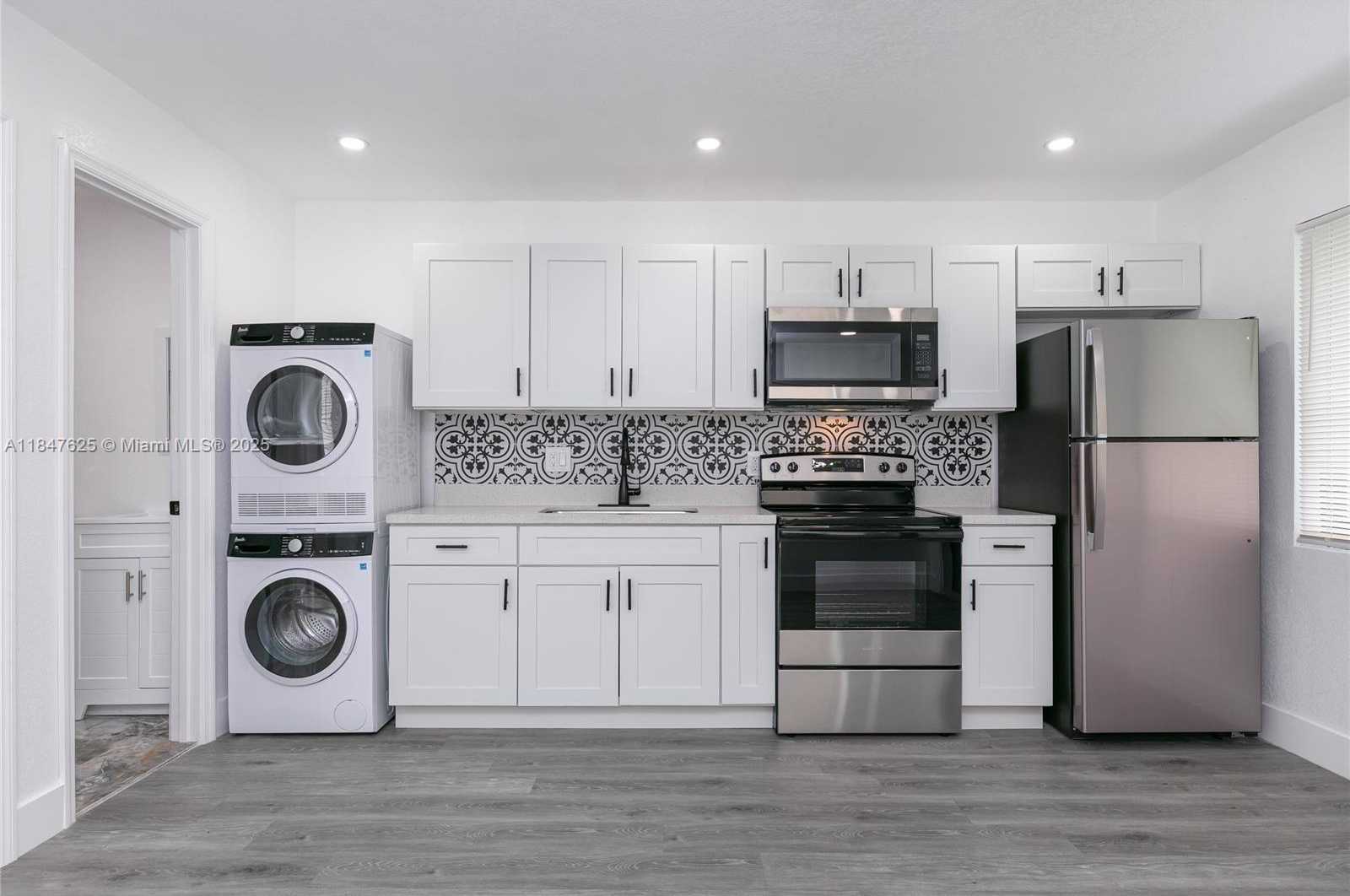 Small Image of 6125 SOUTH WEST 40TH CT, Miramar Number 9