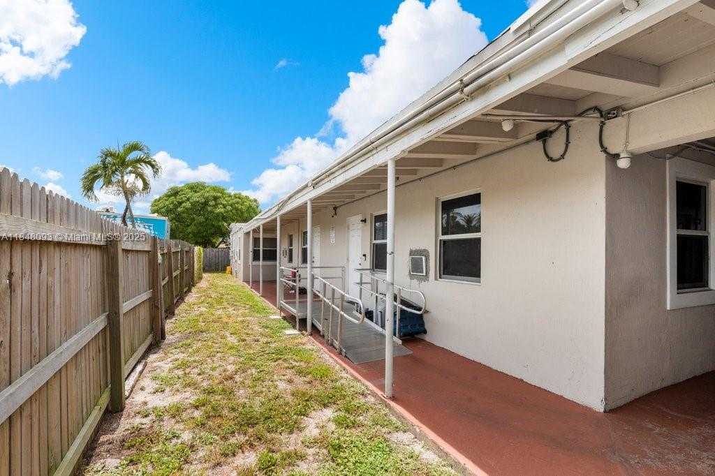Small Image of 320 NORTH EAST 13TH AVE #10, Boynton Beach Number 10
