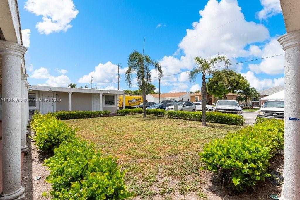 Small Image of 320 NORTH EAST 13TH AVE #10, Boynton Beach Number 11