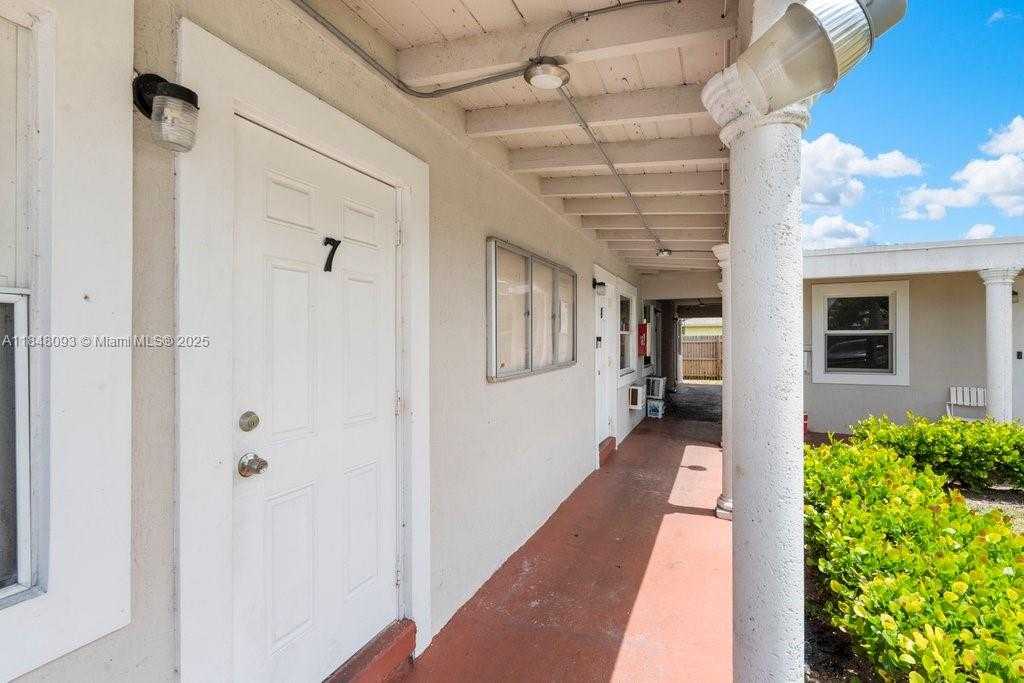 Small Image of 320 NORTH EAST 13TH AVE #10, Boynton Beach Number 14