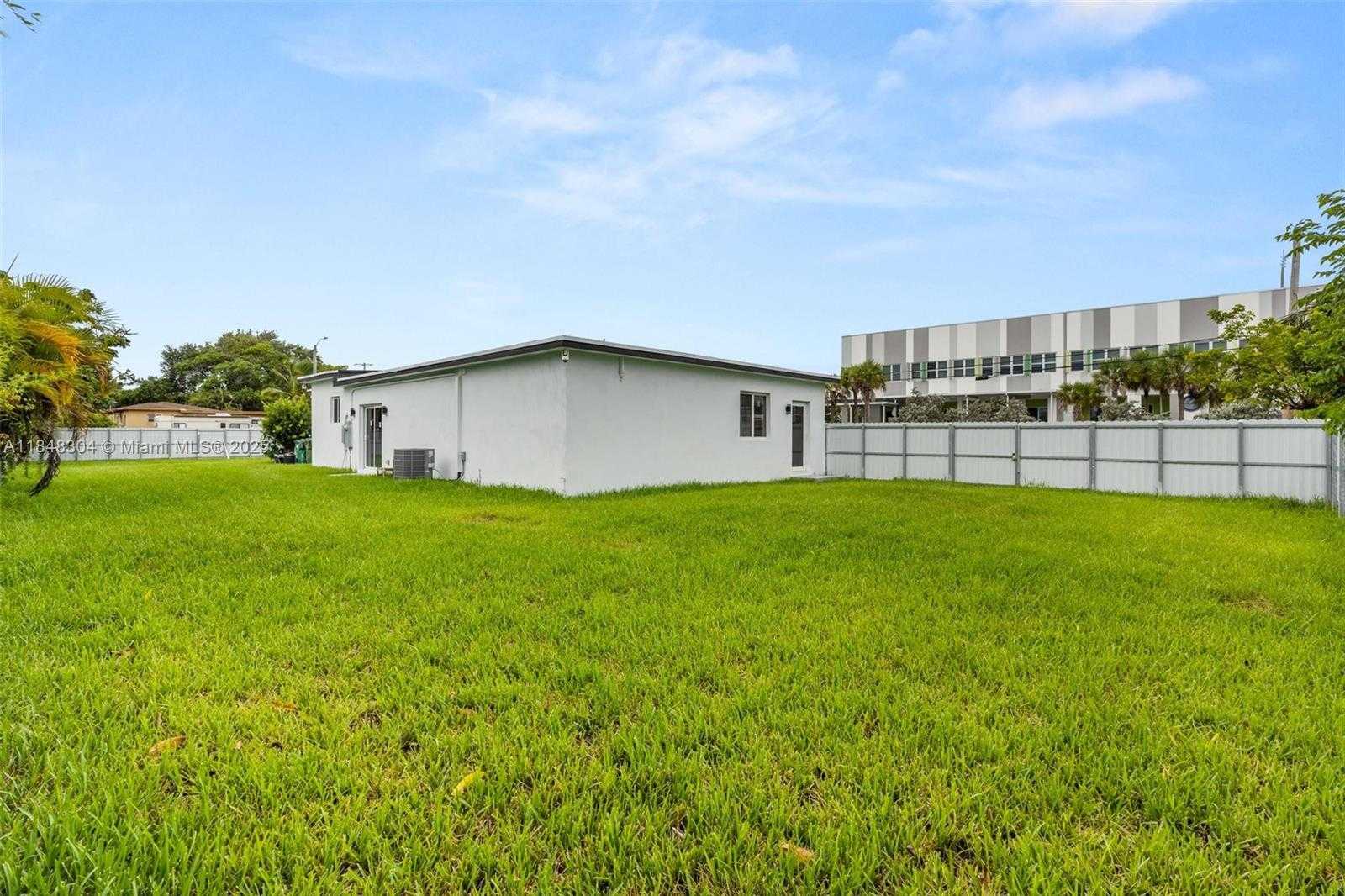 Small Image of 14801 NORTH WEST 5TH AVENUE, Miami Number 23