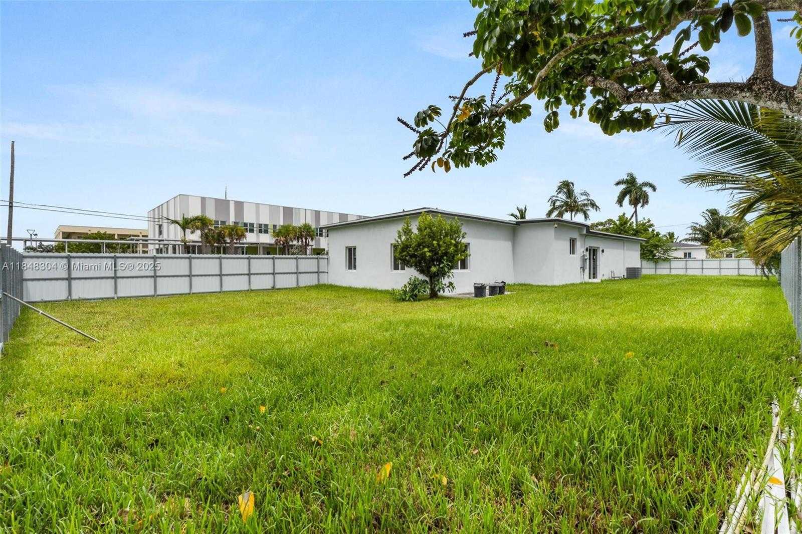 Small Image of 14801 NORTH WEST 5TH AVENUE, Miami Number 25