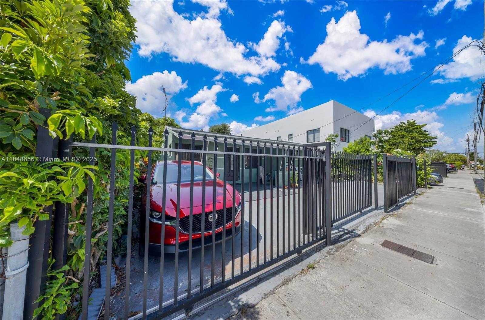 Small Image of 1858 SOUTH WEST 5TH ST, Miami Number 3
