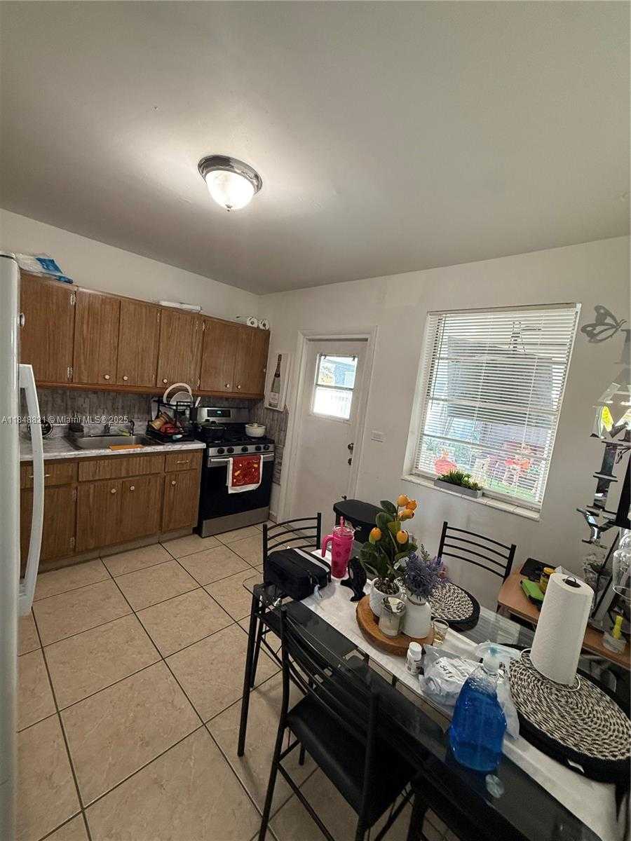 Small Image of 7200 SOUTH WEST 22ND ST, Miami Number 10