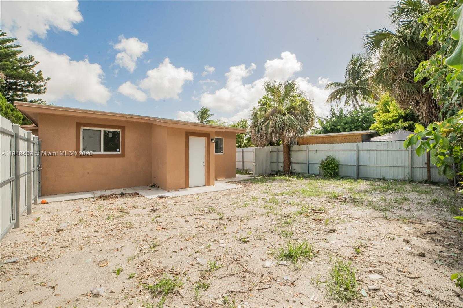 Small Image of 801 NORTH WEST 109TH ST #2, Miami Number 24