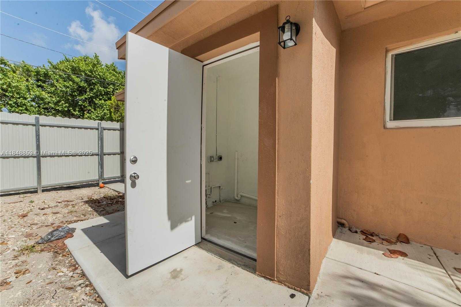 Small Image of 801 NORTH WEST 109TH ST #2, Miami Number 25
