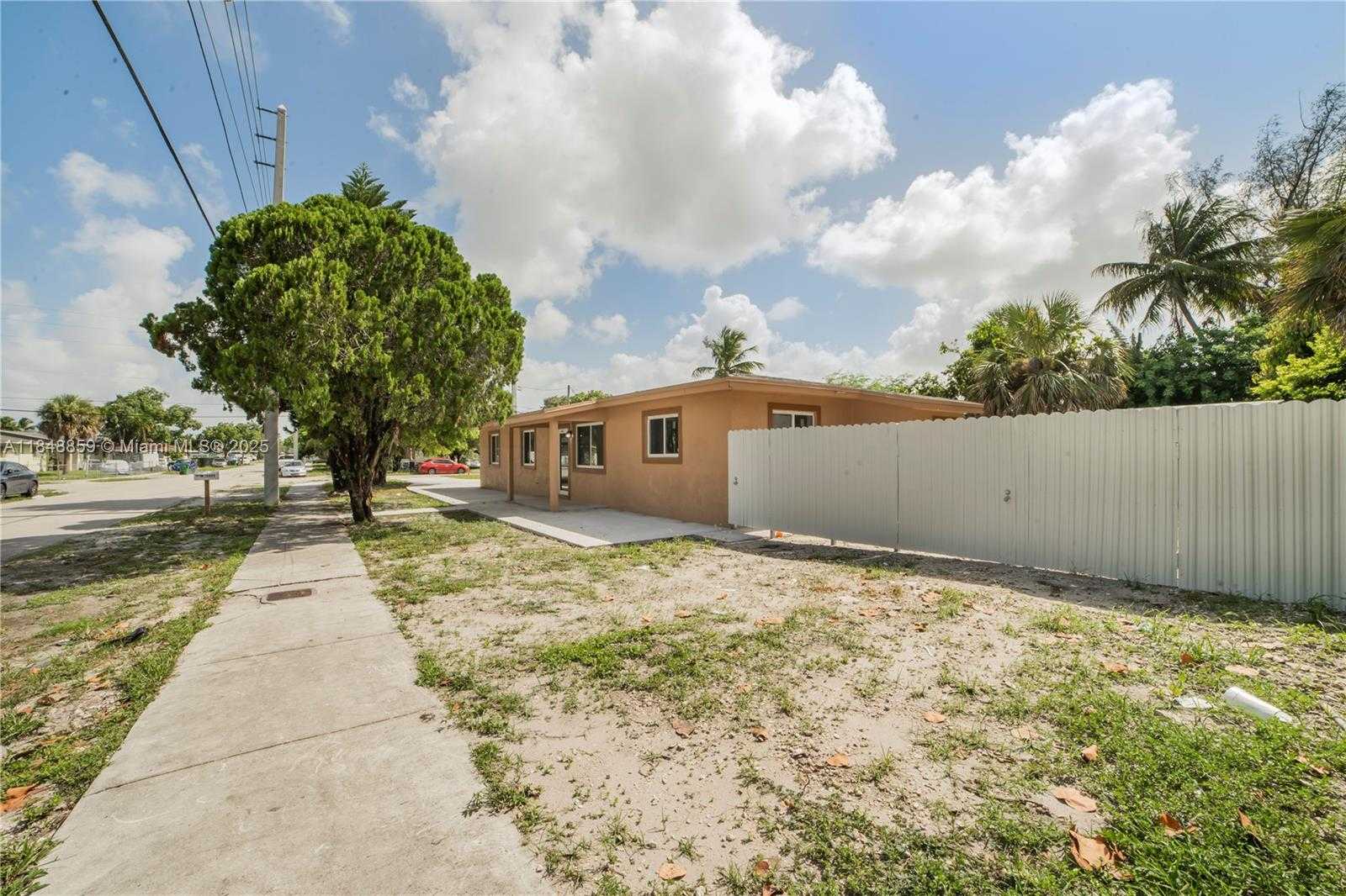 Small Image of 801 NORTH WEST 109TH ST #2, Miami Number 26