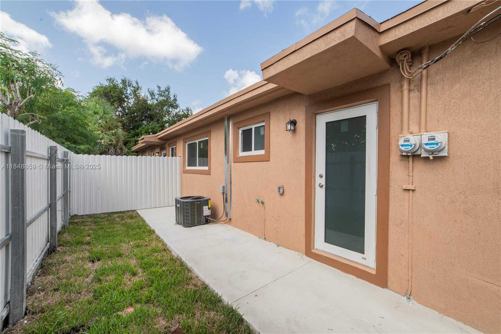 Small Image of 801 NORTH WEST 109TH ST #2, Miami Number 27