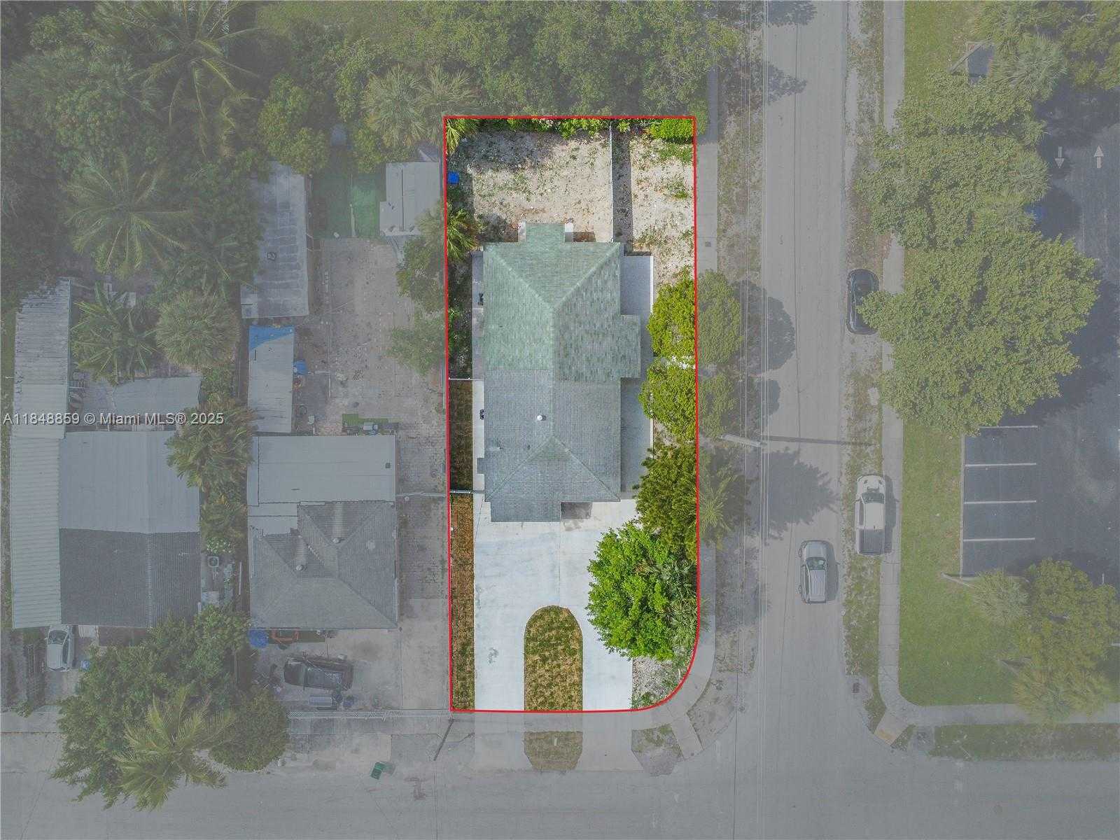 Small Image of 801 NORTH WEST 109TH ST #2, Miami Number 4