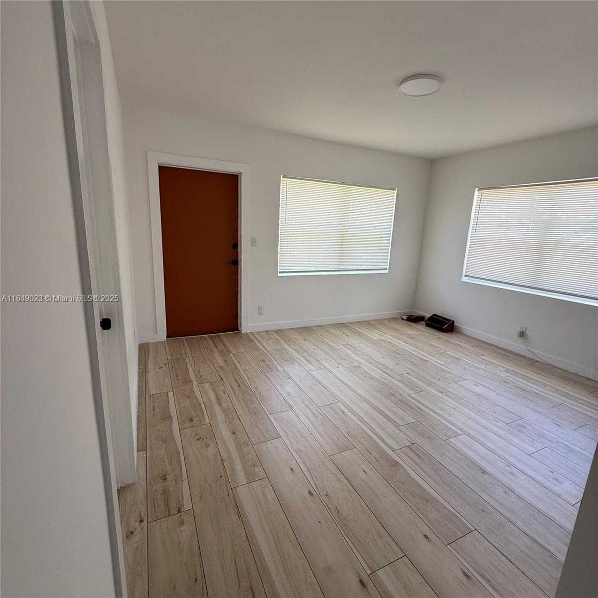 Small Image of 1827 NORTH DIXIE HWY, Fort Lauderdale Number 10