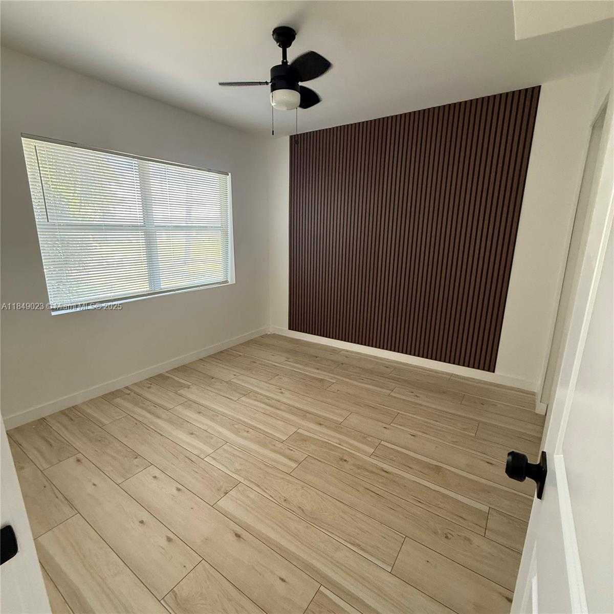 Small Image of 1827 NORTH DIXIE HWY, Fort Lauderdale Number 11