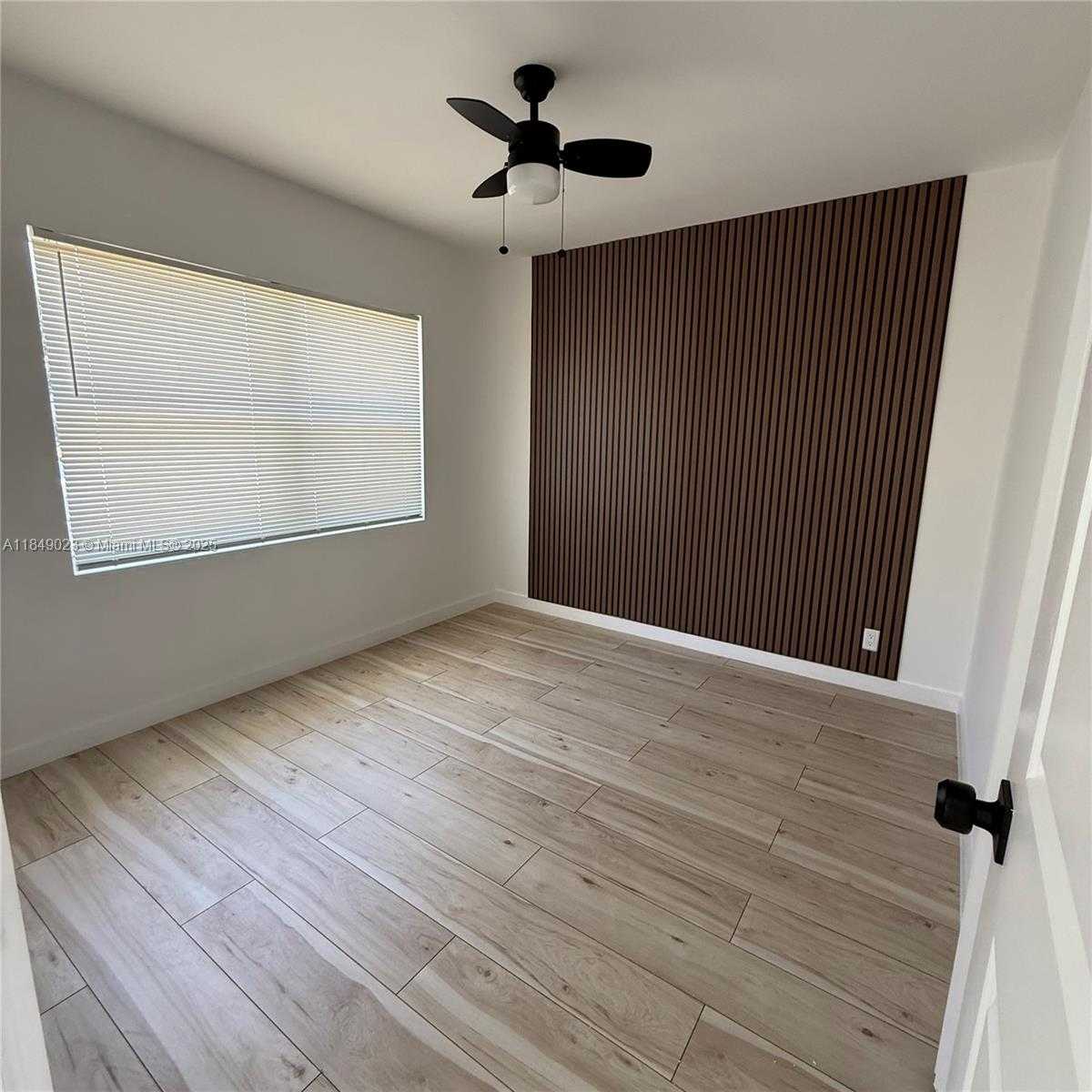 Small Image of 1827 NORTH DIXIE HWY, Fort Lauderdale Number 18