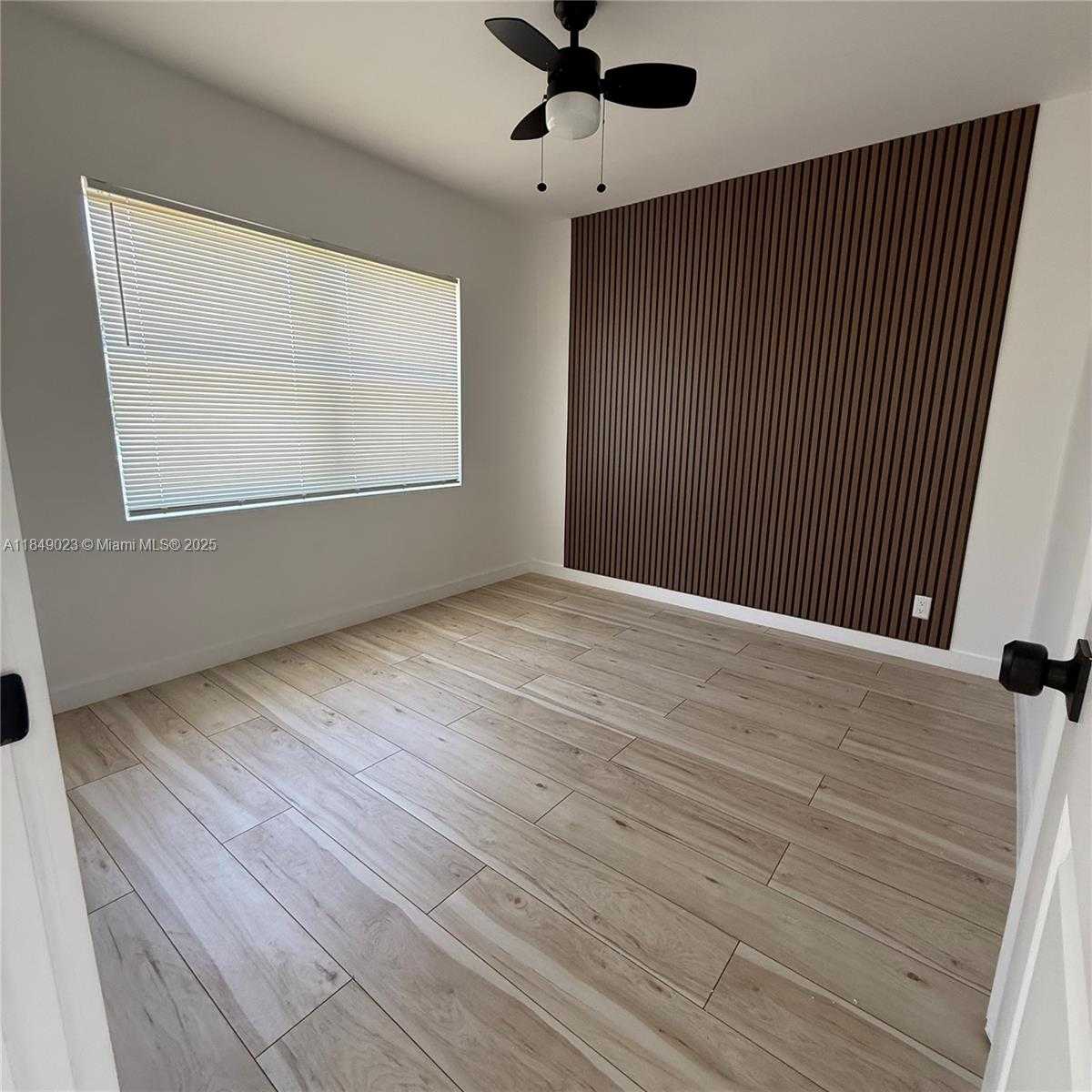 Small Image of 1827 NORTH DIXIE HWY, Fort Lauderdale Number 19