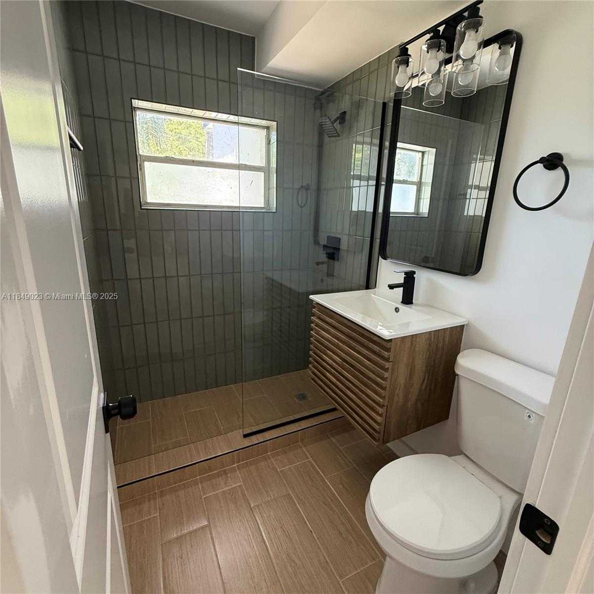 Small Image of 1827 NORTH DIXIE HWY, Fort Lauderdale Number 20