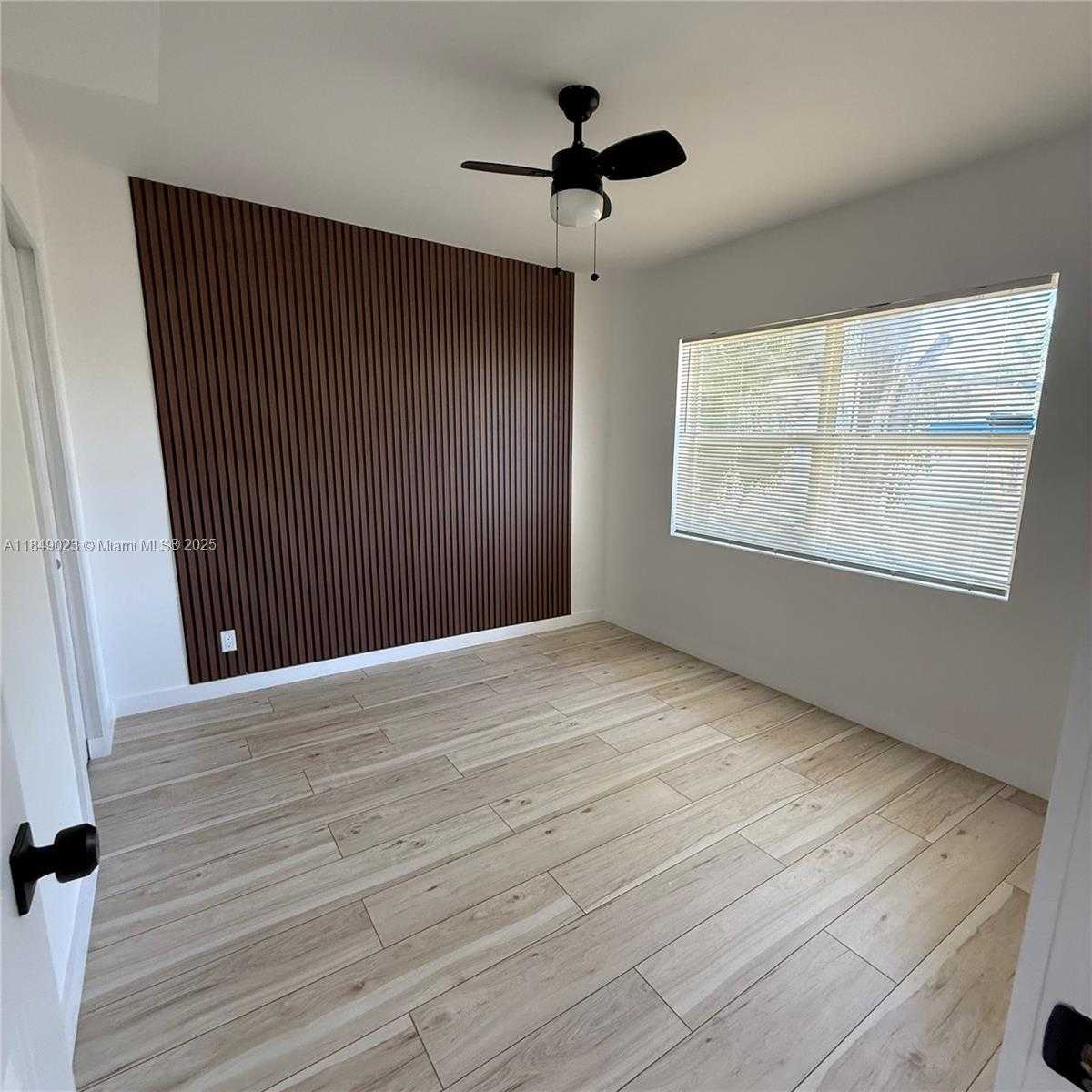 Small Image of 1827 NORTH DIXIE HWY, Fort Lauderdale Number 21