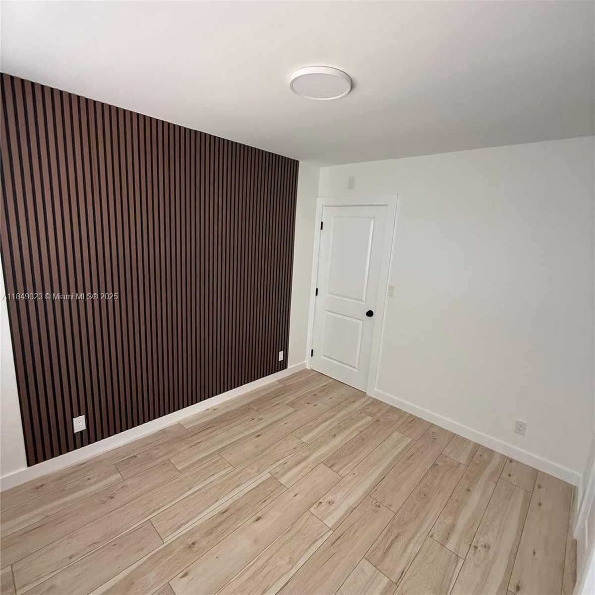 Small Image of 1827 NORTH DIXIE HWY, Fort Lauderdale Number 4