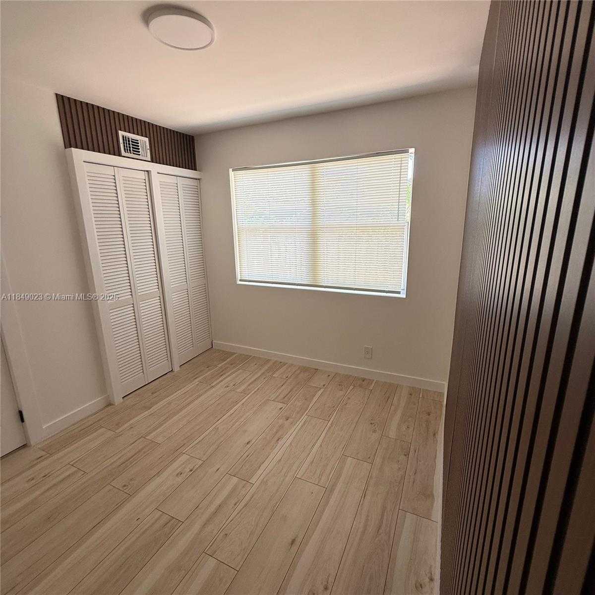 Small Image of 1827 NORTH DIXIE HWY, Fort Lauderdale Number 5