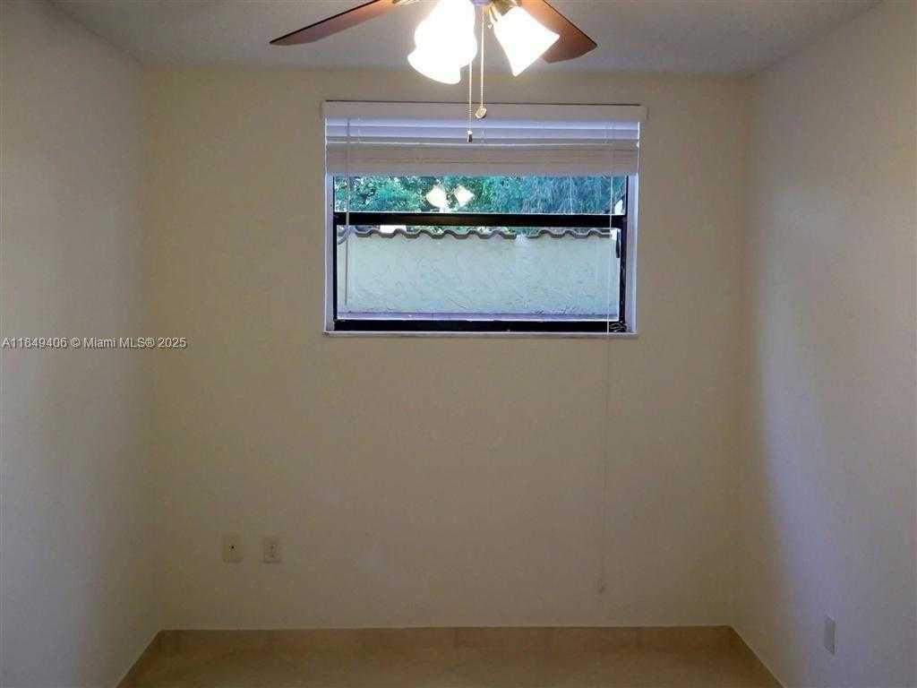 Small Image of 7777 GRANDE ST #4, Sunrise Number 10