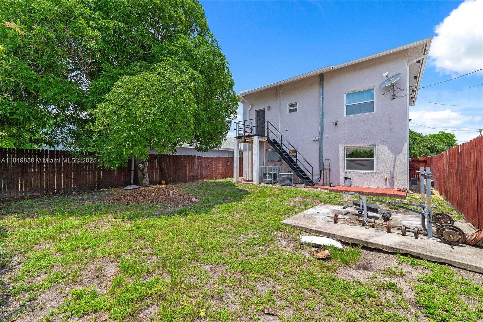 Small Image of 1040 17TH ST, West Palm Beach Number 24