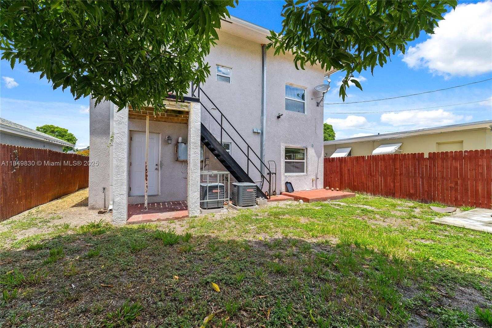 Small Image of 1040 17TH ST, West Palm Beach Number 25