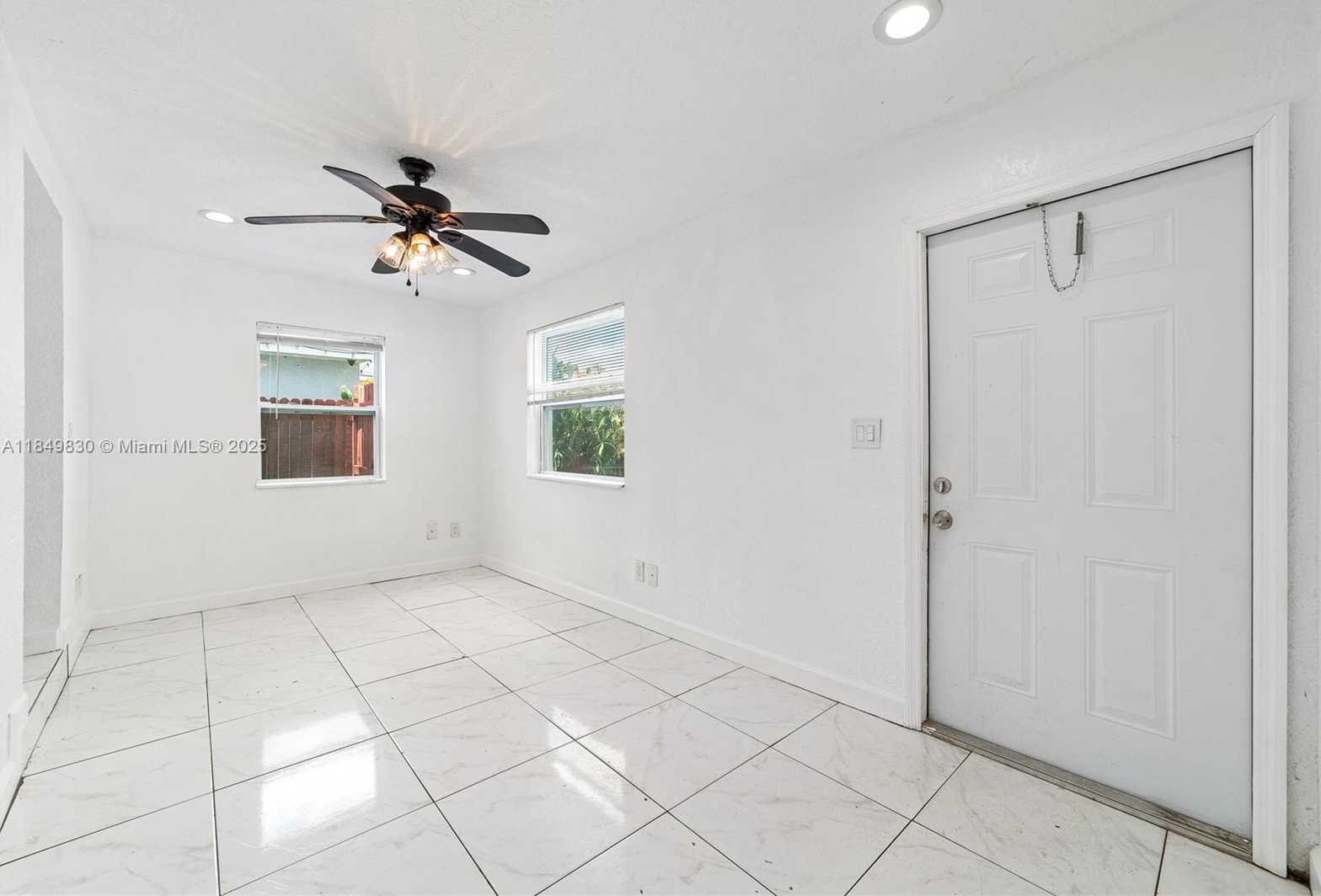 Small Image of 1040 17TH ST, West Palm Beach Number 4