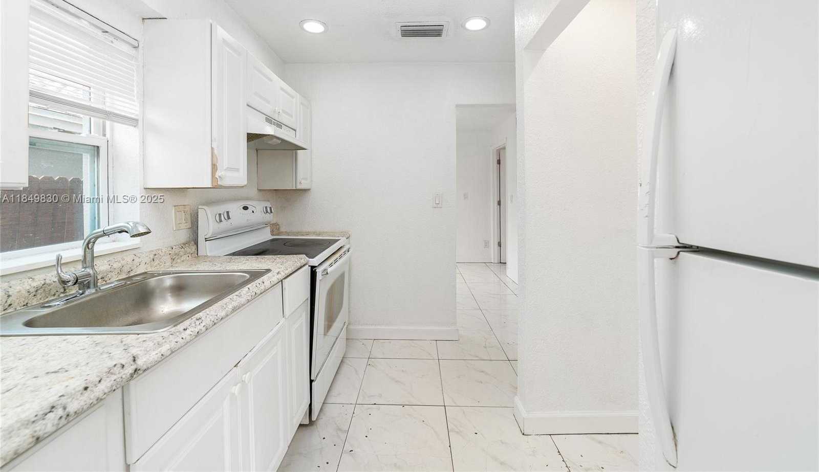 Small Image of 1040 17TH ST, West Palm Beach Number 9