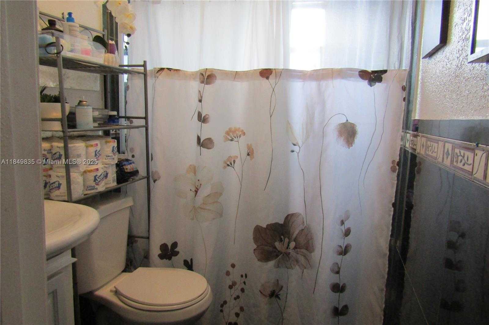 Small Image of 2223 NORTH WEST 32ND ST, Miami Number 14