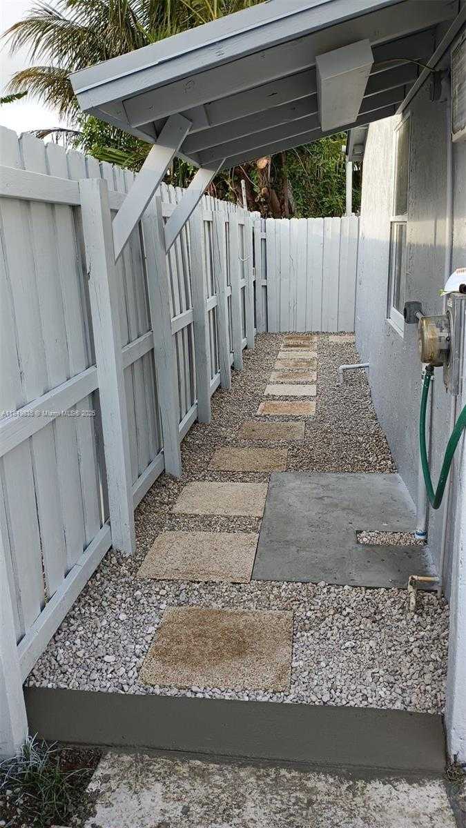 Small Image of 2223 NORTH WEST 32ND ST, Miami Number 21