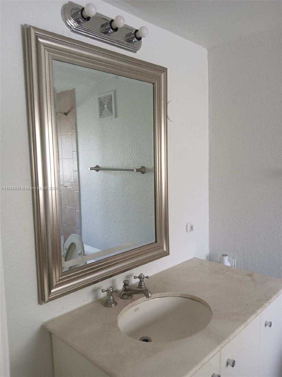 Small Image of 2223 NORTH WEST 32ND ST, Miami Number 23