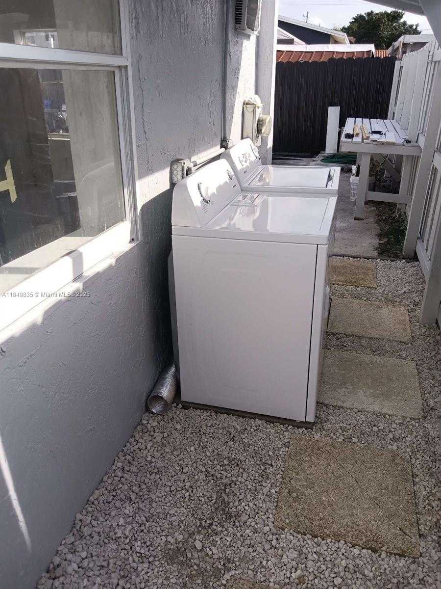 Small Image of 2223 NORTH WEST 32ND ST, Miami Number 24
