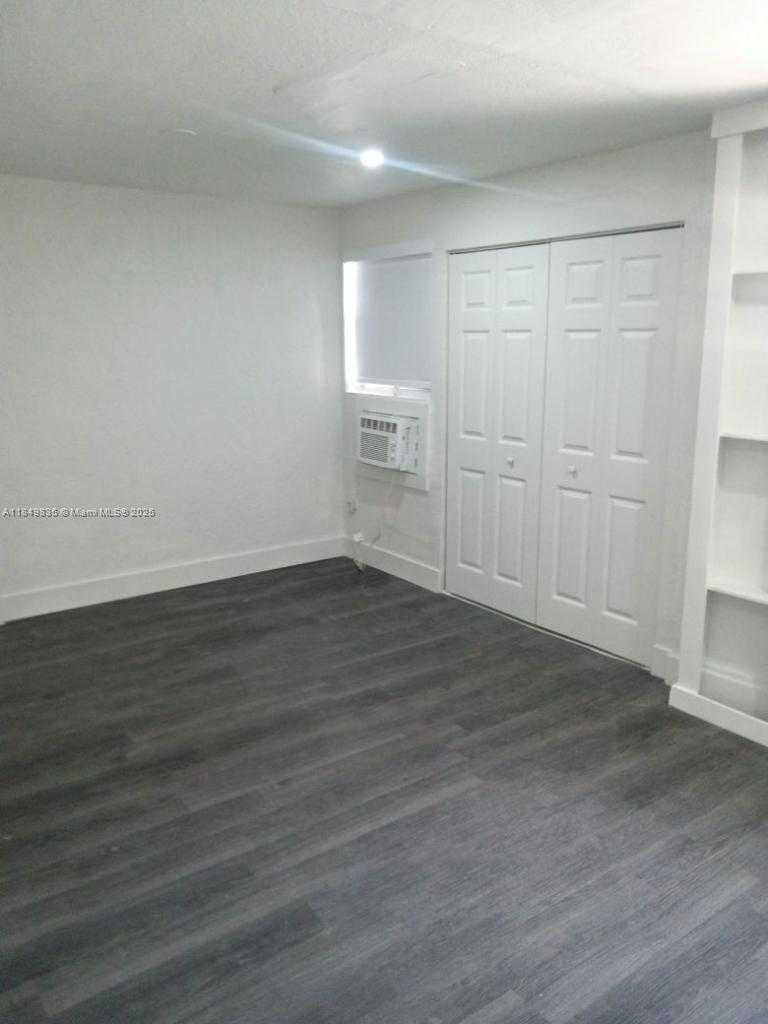 Small Image of 2223 NORTH WEST 32ND ST, Miami Number 27