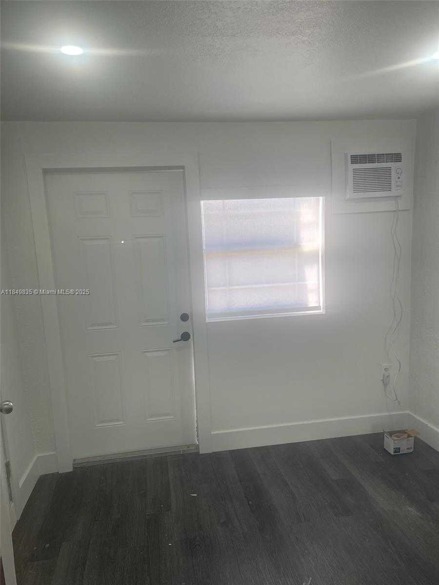 Small Image of 2223 NORTH WEST 32ND ST, Miami Number 34