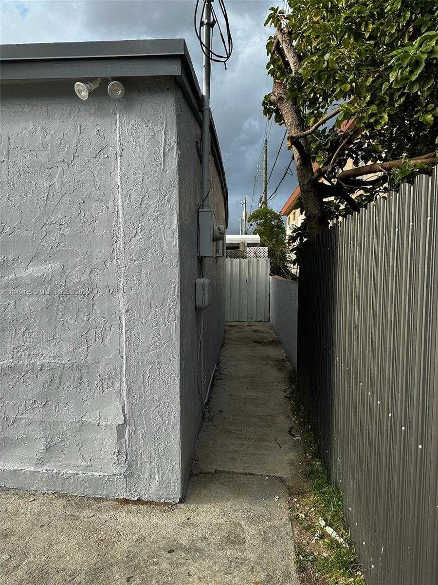Small Image of 2223 NORTH WEST 32ND ST, Miami Number 35