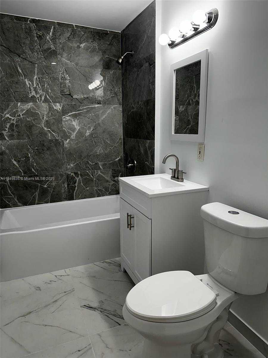 Small Image of 2223 NORTH WEST 32ND ST, Miami Number 38