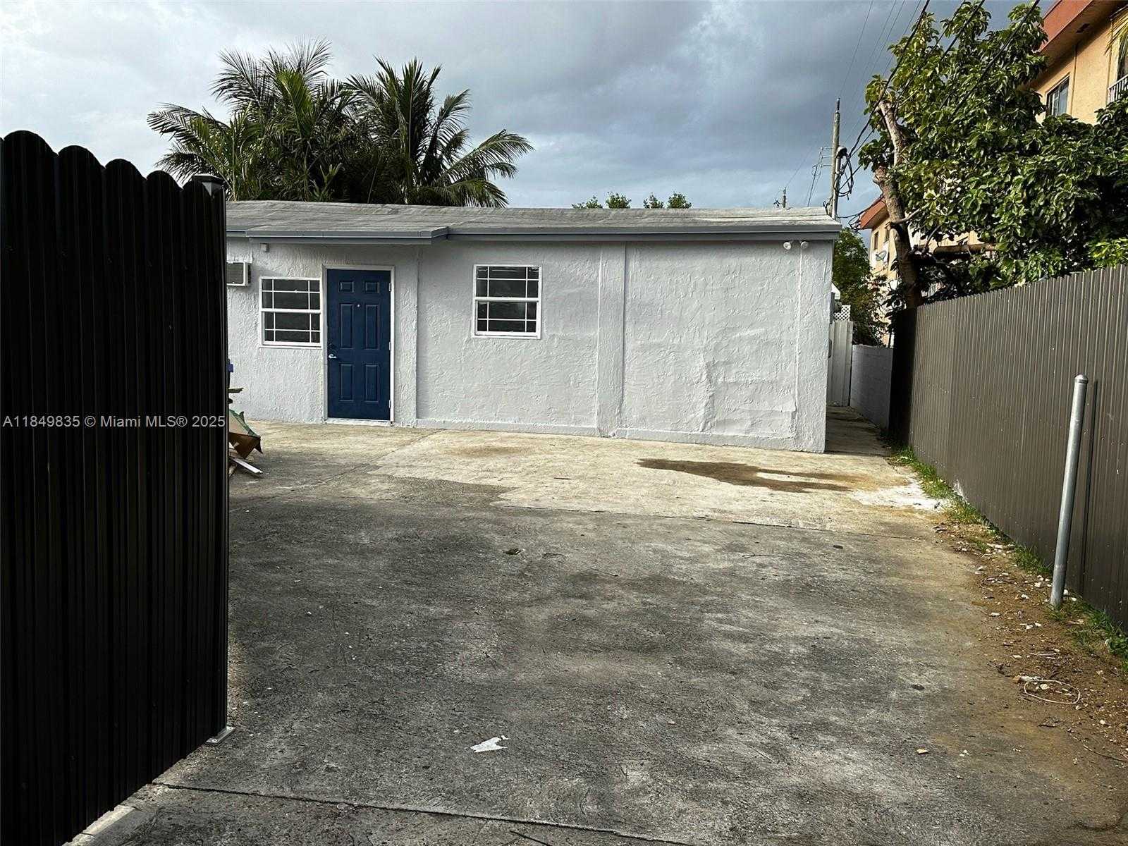Small Image of 2223 NORTH WEST 32ND ST, Miami Number 4