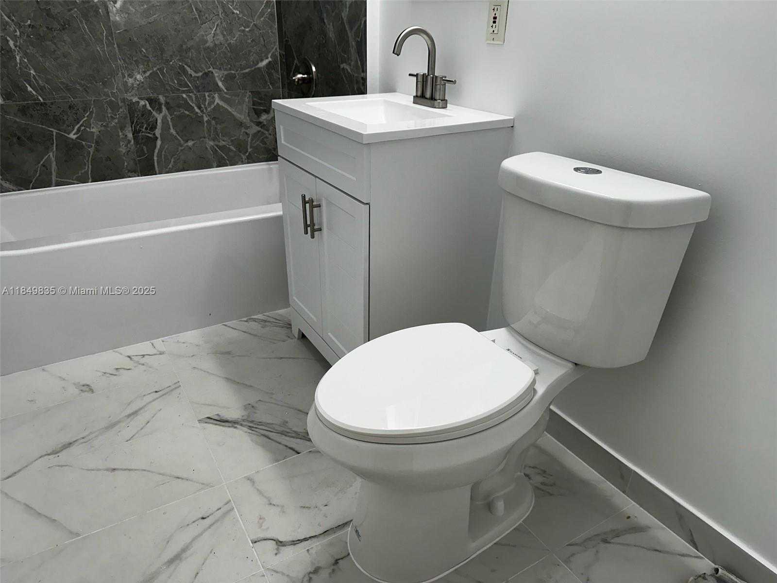 Small Image of 2223 NORTH WEST 32ND ST, Miami Number 41