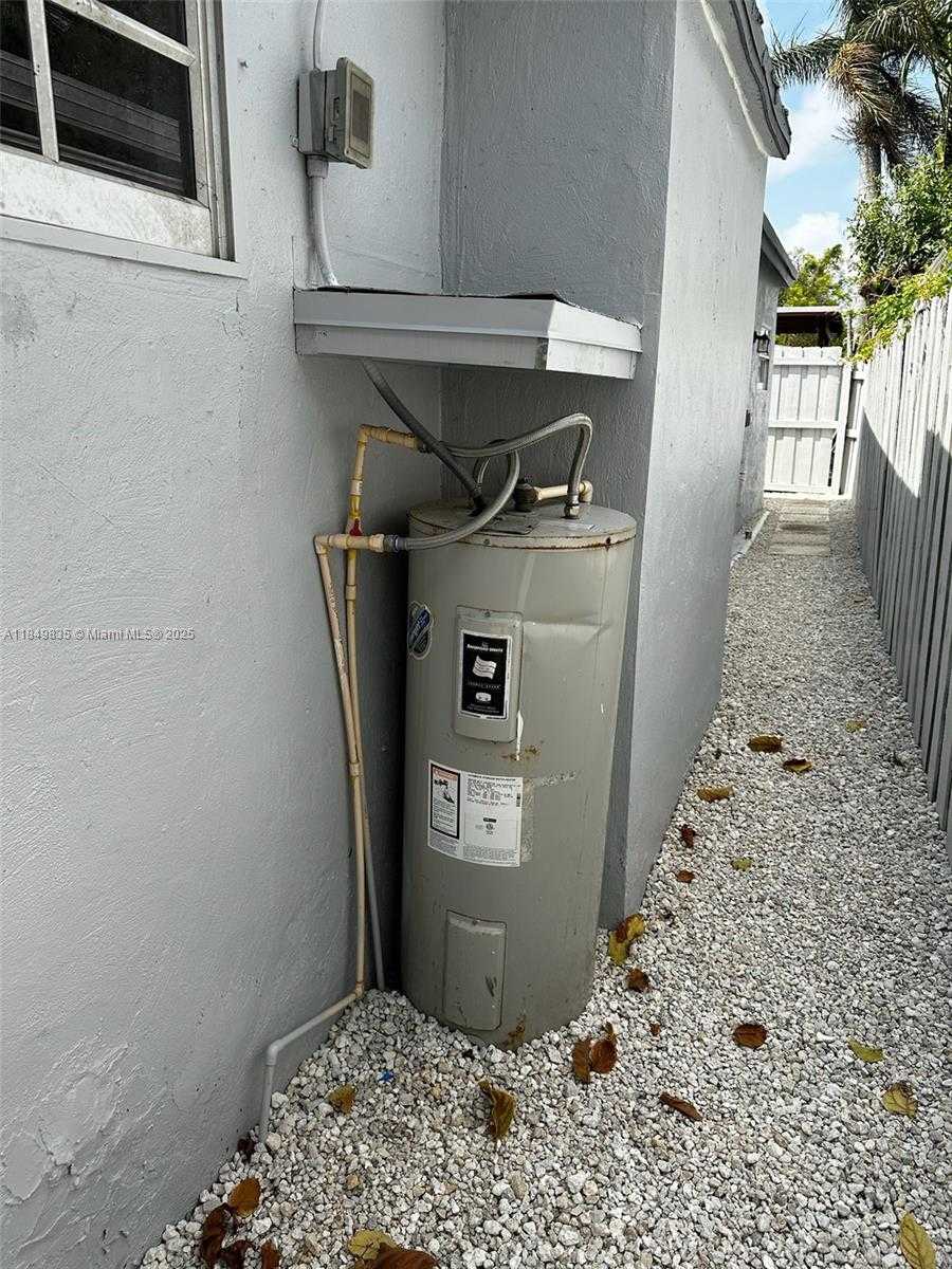 Small Image of 2223 NORTH WEST 32ND ST, Miami Number 45