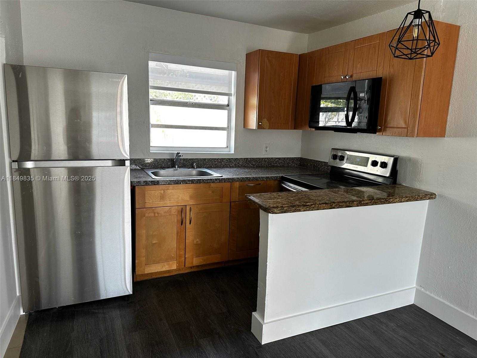 Small Image of 2223 NORTH WEST 32ND ST, Miami Number 47