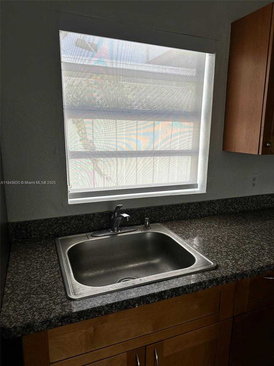 Small Image of 2223 NORTH WEST 32ND ST, Miami Number 48