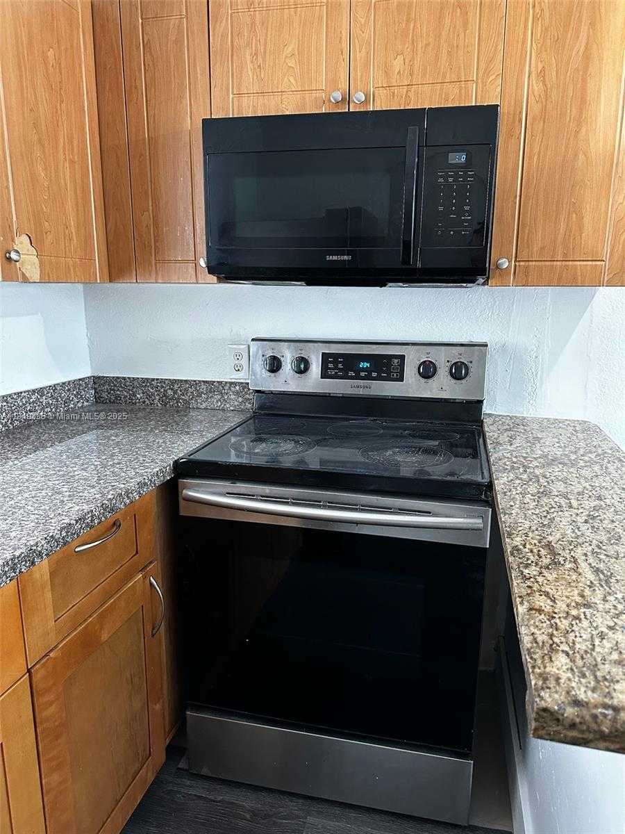 Small Image of 2223 NORTH WEST 32ND ST, Miami Number 49