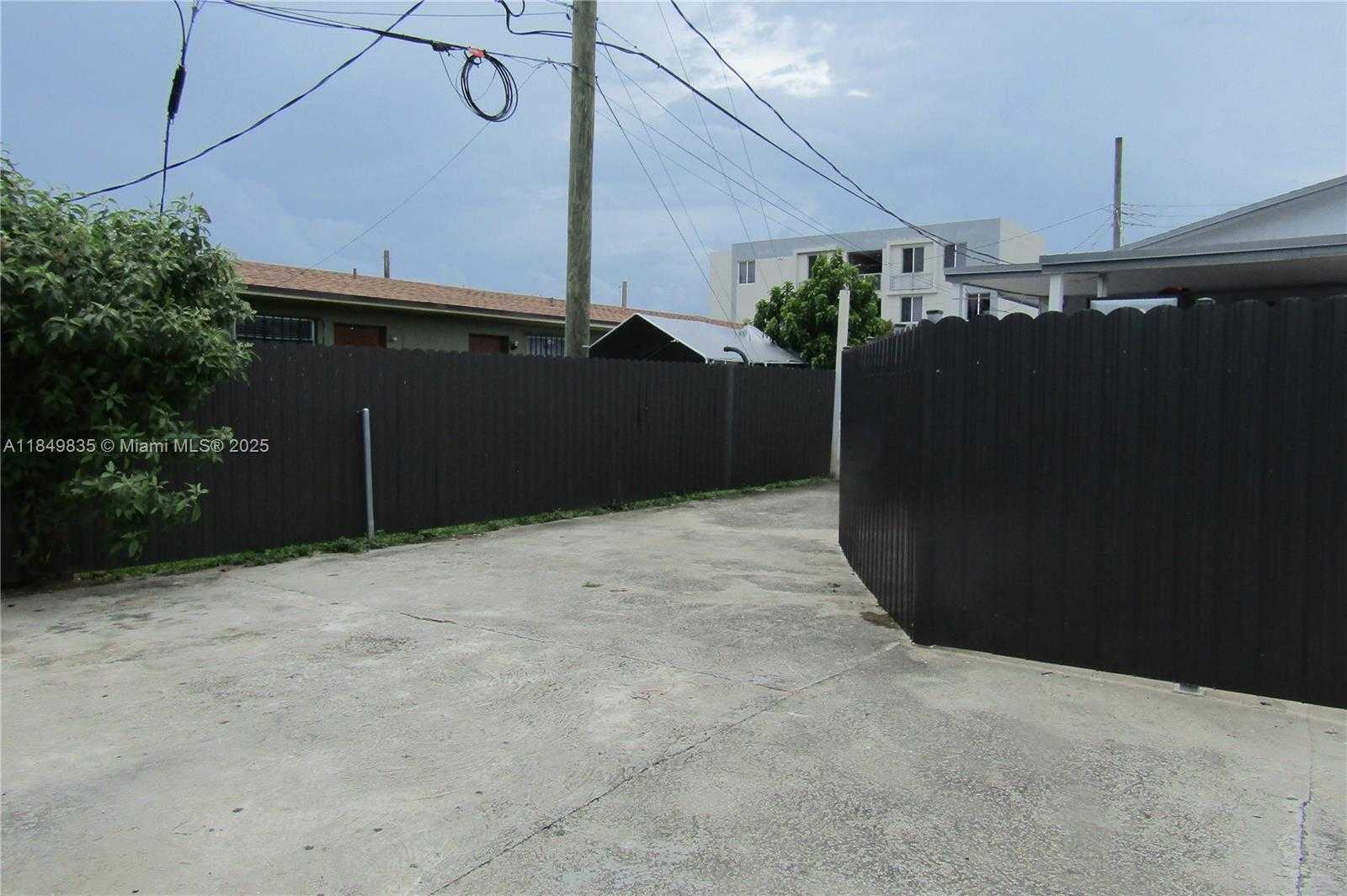 Small Image of 2223 NORTH WEST 32ND ST, Miami Number 5