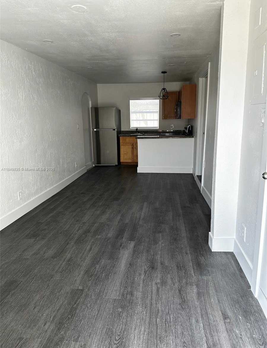 Small Image of 2223 NORTH WEST 32ND ST, Miami Number 59