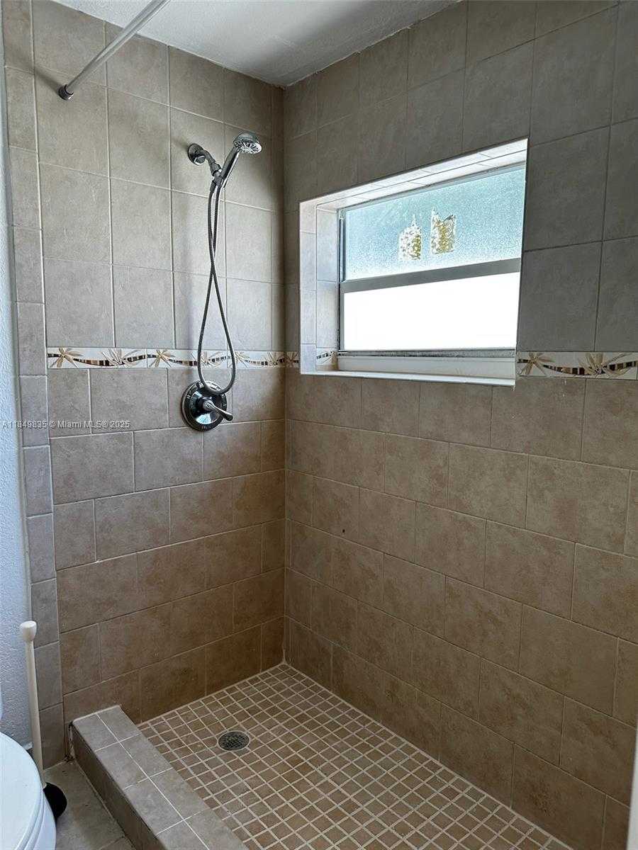 Small Image of 2223 NORTH WEST 32ND ST, Miami Number 60