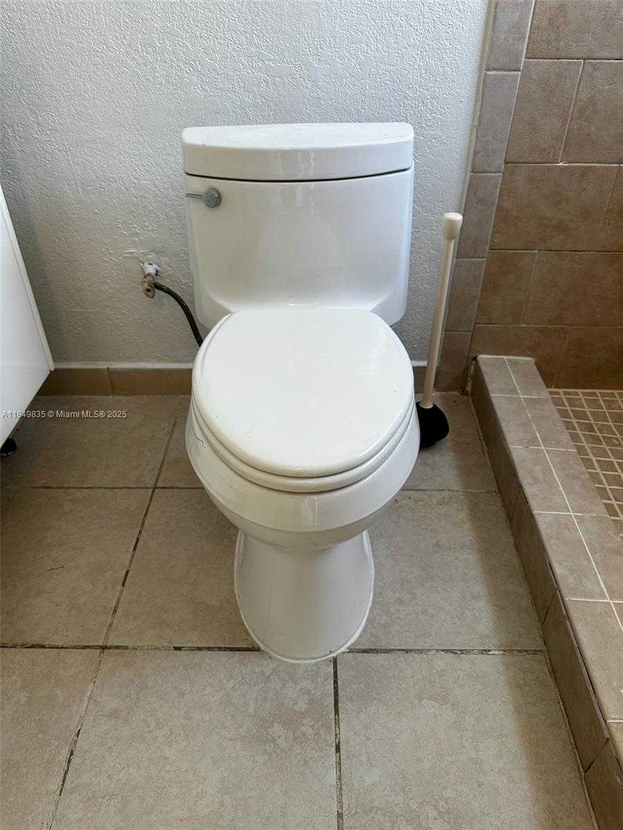Small Image of 2223 NORTH WEST 32ND ST, Miami Number 61
