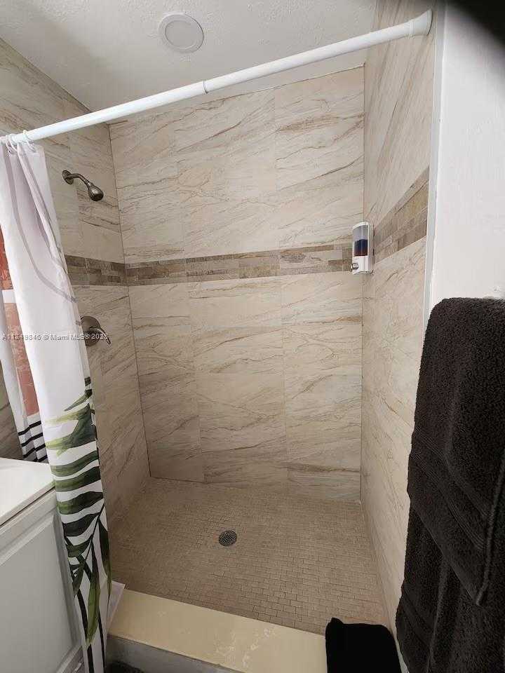 Small Image of 342 VAN BUREN ST #16, Hollywood Number 12