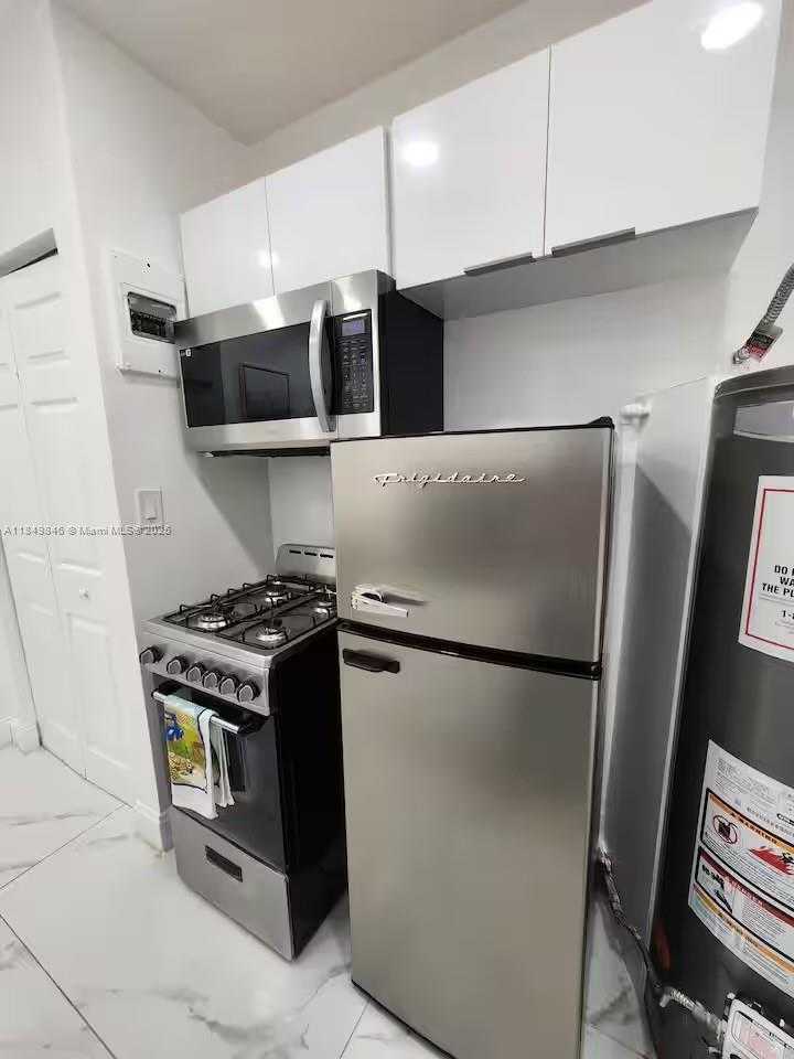Small Image of 342 VAN BUREN ST #16, Hollywood Number 25