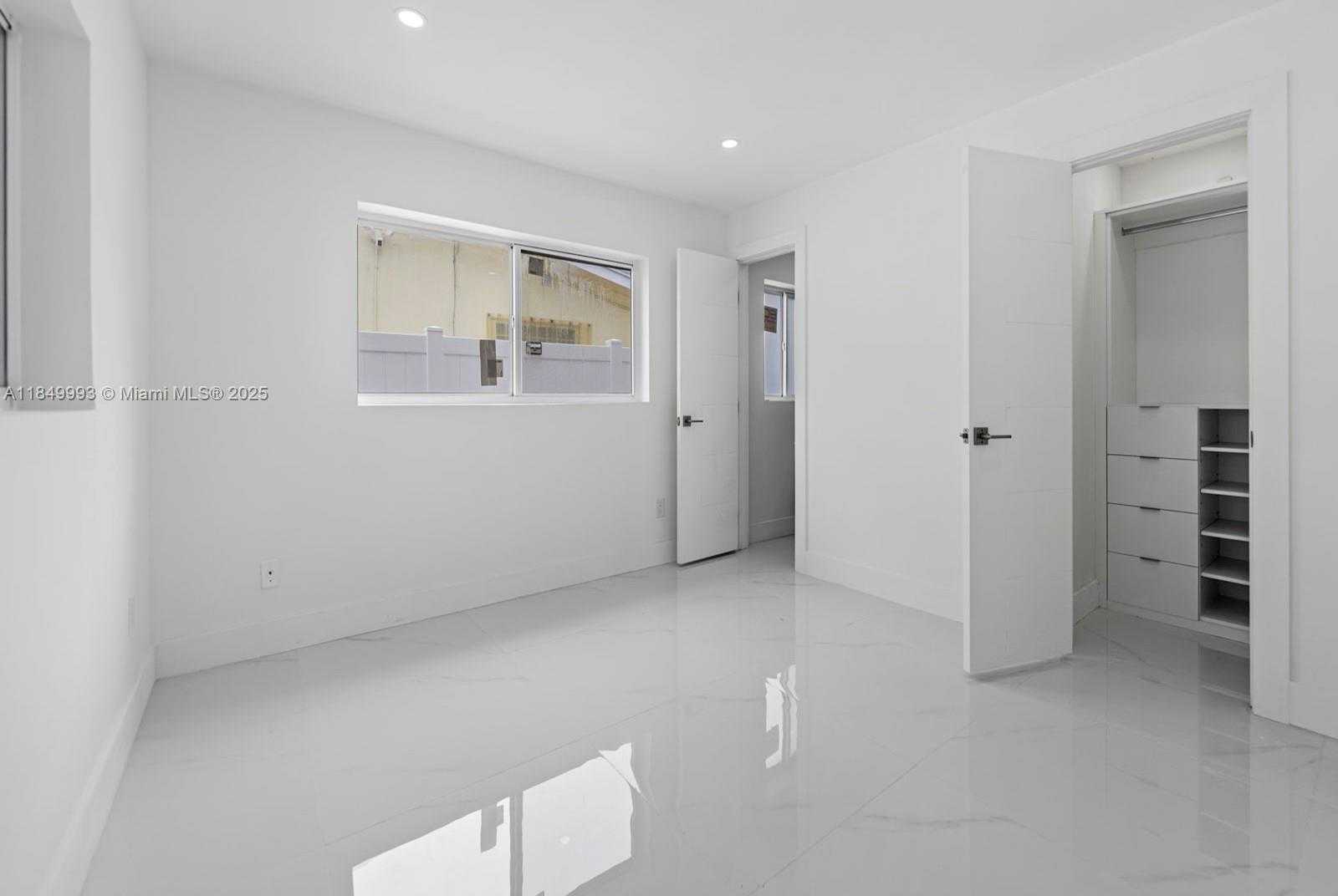 Small Image of 1007 CITRUS ISLE, Fort Lauderdale Number 14