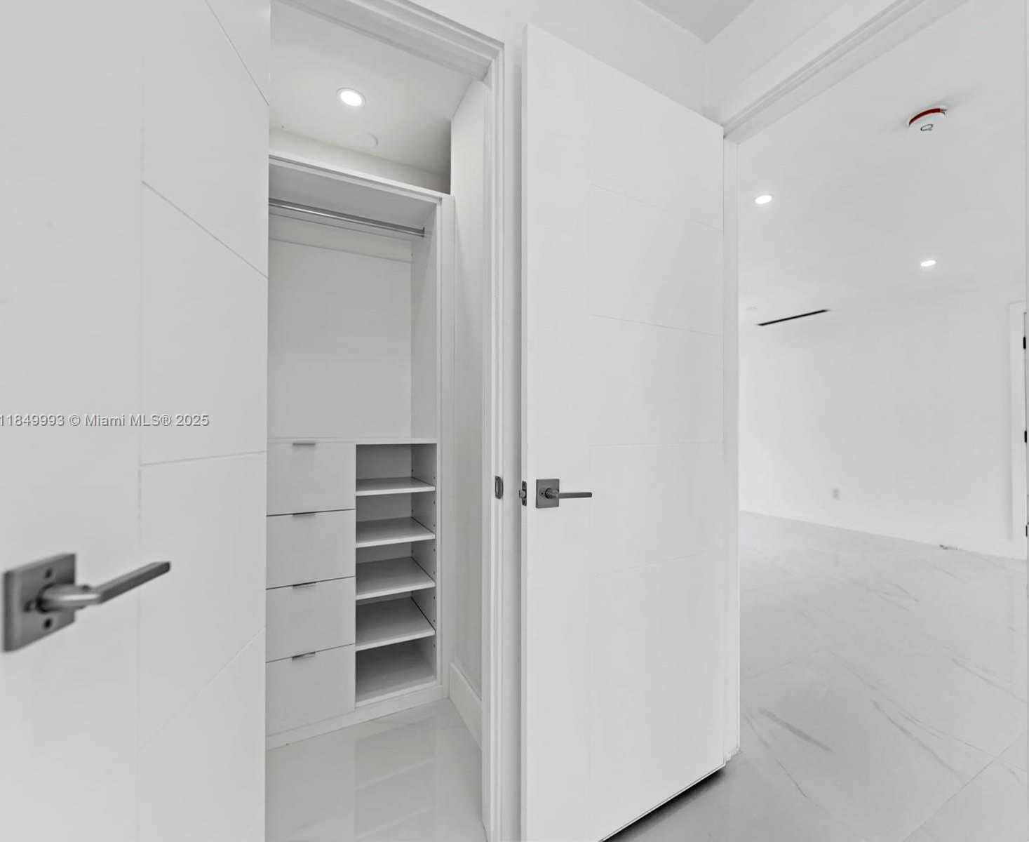 Small Image of 1007 CITRUS ISLE, Fort Lauderdale Number 15